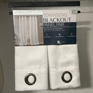 Townsend Blackout curtains (comes with enough for 2 windows)